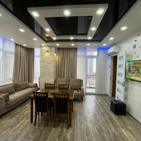 Apartament Delux Sea View バトゥーミ エクステリア 写真